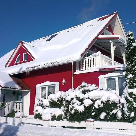 Istberg Cafe Restaurant & *