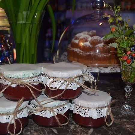 Istberg Cafe Restaurant & * Istebna