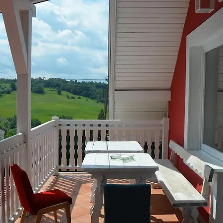Istberg Cafe Restaurant & *
