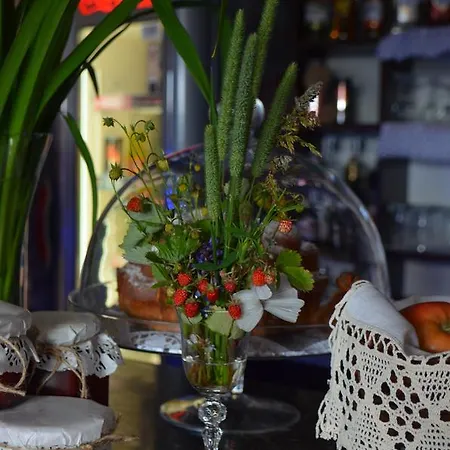 Istberg Cafe Restaurant & Szálloda