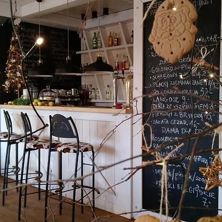 Istberg Cafe Restaurant & *