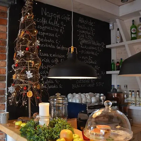 Istberg Cafe Restaurant & Szálloda *